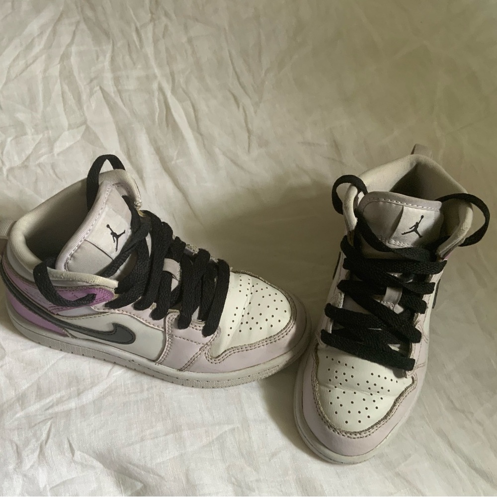 Nike Kids' White and Light Purple Sneakers